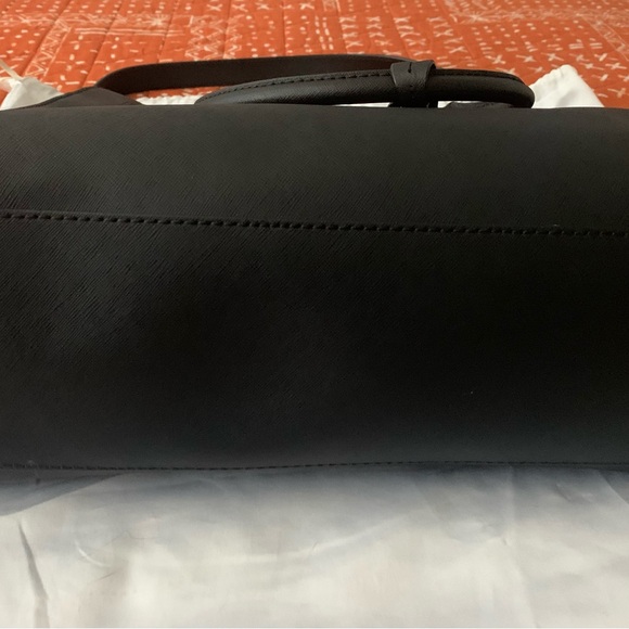 MK Bag - Picture 4 of 9